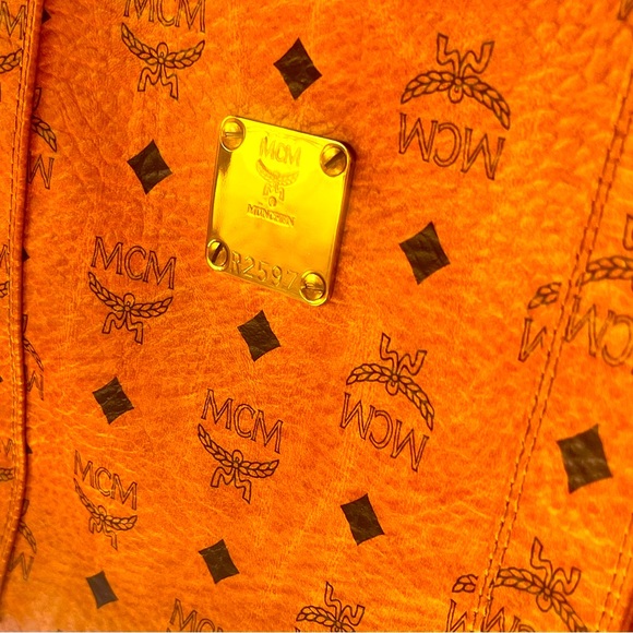 Authentic  MCM Vintage Visetos Cognac Monogram Dome Tote HUGE❤️❤️ preloved great - Picture 6 of 17